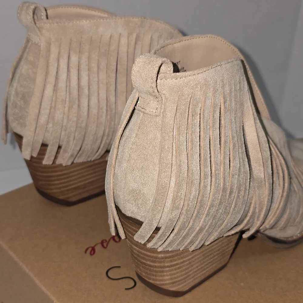 Coconuts by Matisse Lambert Boots Ivory Suede Fringe Western Womens Size 9.5